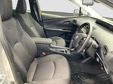 Toyota Prius S - U8109