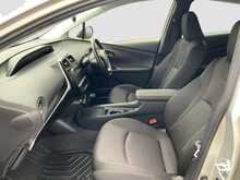 Toyota Prius S - U8109