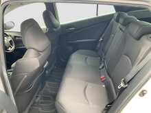 Toyota Prius S - U8109