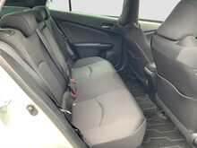 Toyota Prius S - U8109