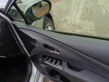 Toyota Prius S - U8175