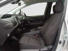 Toyota Prius S - U8175