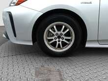 Toyota Prius S - U8175