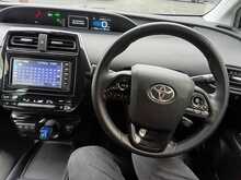 Toyota Prius S - U8175