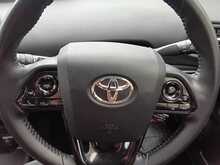 Toyota Prius S - U8175