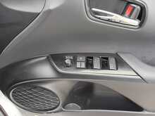 Toyota Prius S - U8175