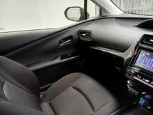 Toyota Prius S - U8175