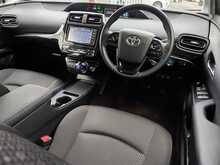 Toyota Prius S - U8175