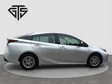 Toyota Prius S - U8175