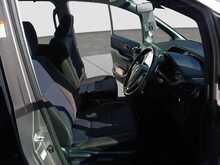 Toyota Voxy X - U8176