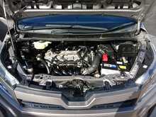 Toyota Voxy X - U8176