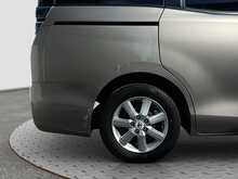 Toyota Voxy X - U8176