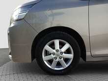 Toyota Voxy X - U8176