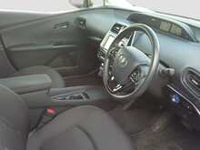 Toyota Prius S - U8178
