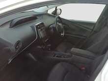 Toyota Prius S - U8178