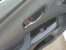 Toyota Prius S - U8178