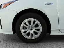 Toyota Prius S - U8178