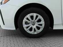 Toyota Prius S - U8178