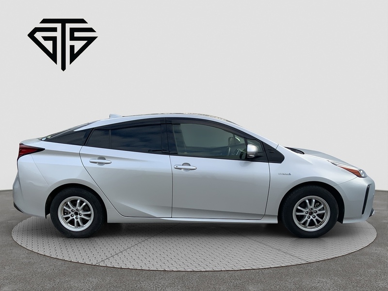 Toyota Prius S - U8180