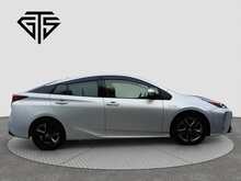 Toyota Prius S Touring-Selection - U8181