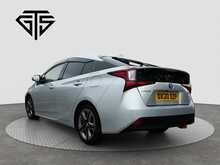 Toyota Prius S Touring-Selection - U8181