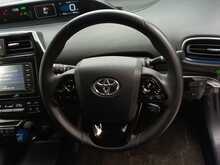 Toyota Prius S Touring-Selection - U8181