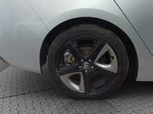 Toyota Prius S Touring-Selection - U8181