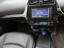 Toyota Prius S Touring-Selection - U8181