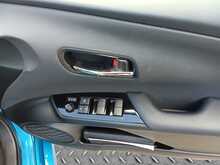 Toyota Prius VVT-h Business Edition Plus - U8191