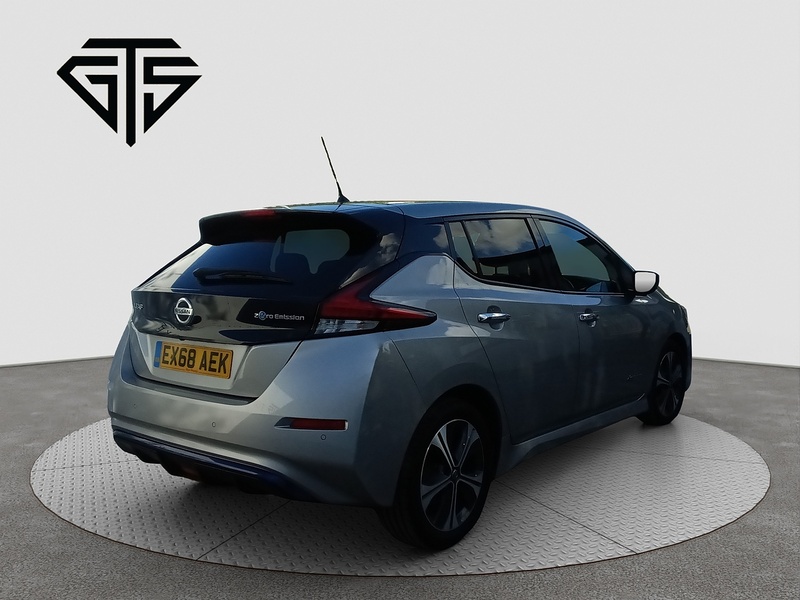 Nissan Leaf N-Connecta - U8203