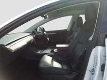 Tesla Model 3 Standard Range Plus - U8227