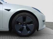 Tesla Model 3 Standard Range Plus - U8227