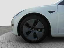 Tesla Model 3 Standard Range Plus - U8227