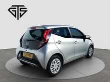 Toyota AYGO VVT-i x-play - U8231