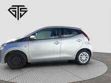 Toyota AYGO VVT-i x-play - U8231