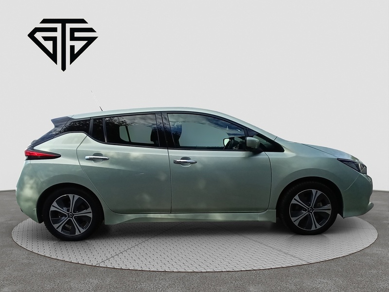 Nissan Leaf 2.Zero - U8236
