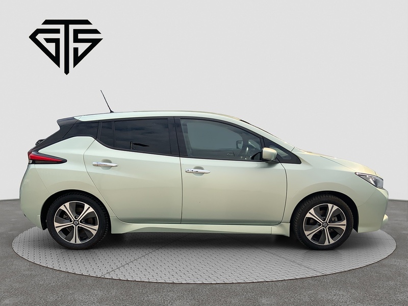 Nissan Leaf 2.Zero - U8236