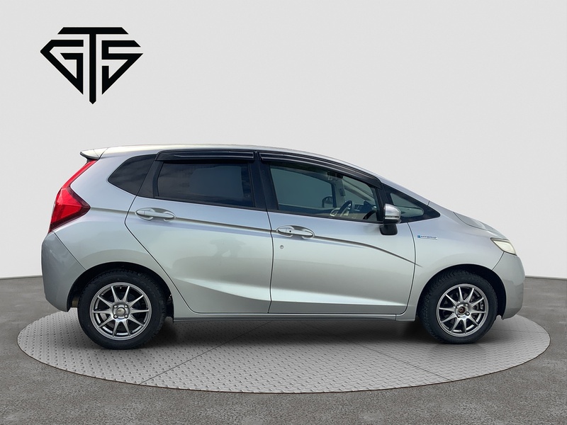 Honda FIT Hybrid F PACKAGE - U8251