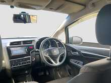 Honda FIT Hybrid F PACKAGE - U8251