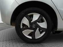 Honda FIT HYBRID L PACKAGE - U8254