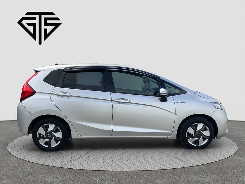 Honda FIT HYBRID L PACKAGE - U8254