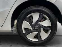 Honda FIT HYBRID L PACKAGE - U8254