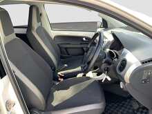 Volkswagen Up High Up - U8255