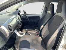 Volkswagen Up High Up - U8255