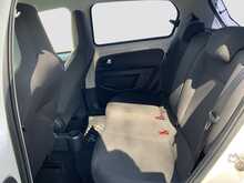 Volkswagen Up High Up - U8255