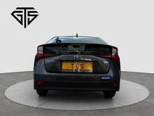 Toyota Prius S - U8268