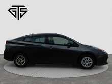 Toyota Prius S - U8268