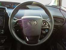 Toyota Prius S - U8268