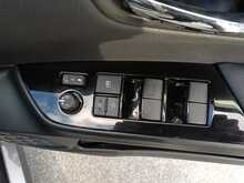 Toyota Prius S - U8268