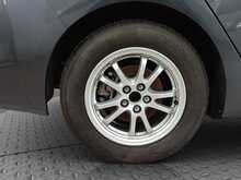 Toyota Prius S - U8268